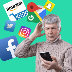 Ein älterer Mann hält ein Smartphone.