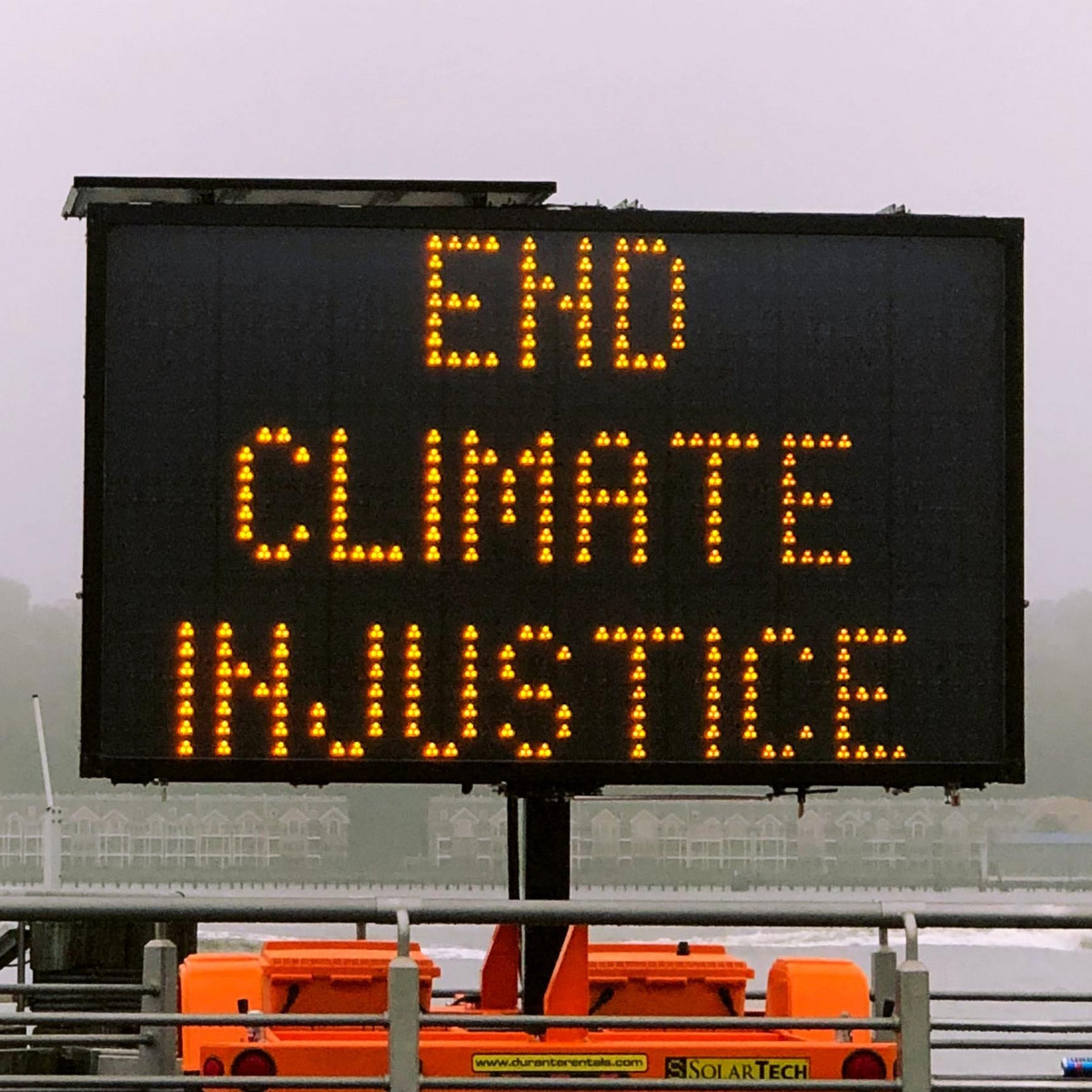 Anzeigetafel: End Climate Injustice