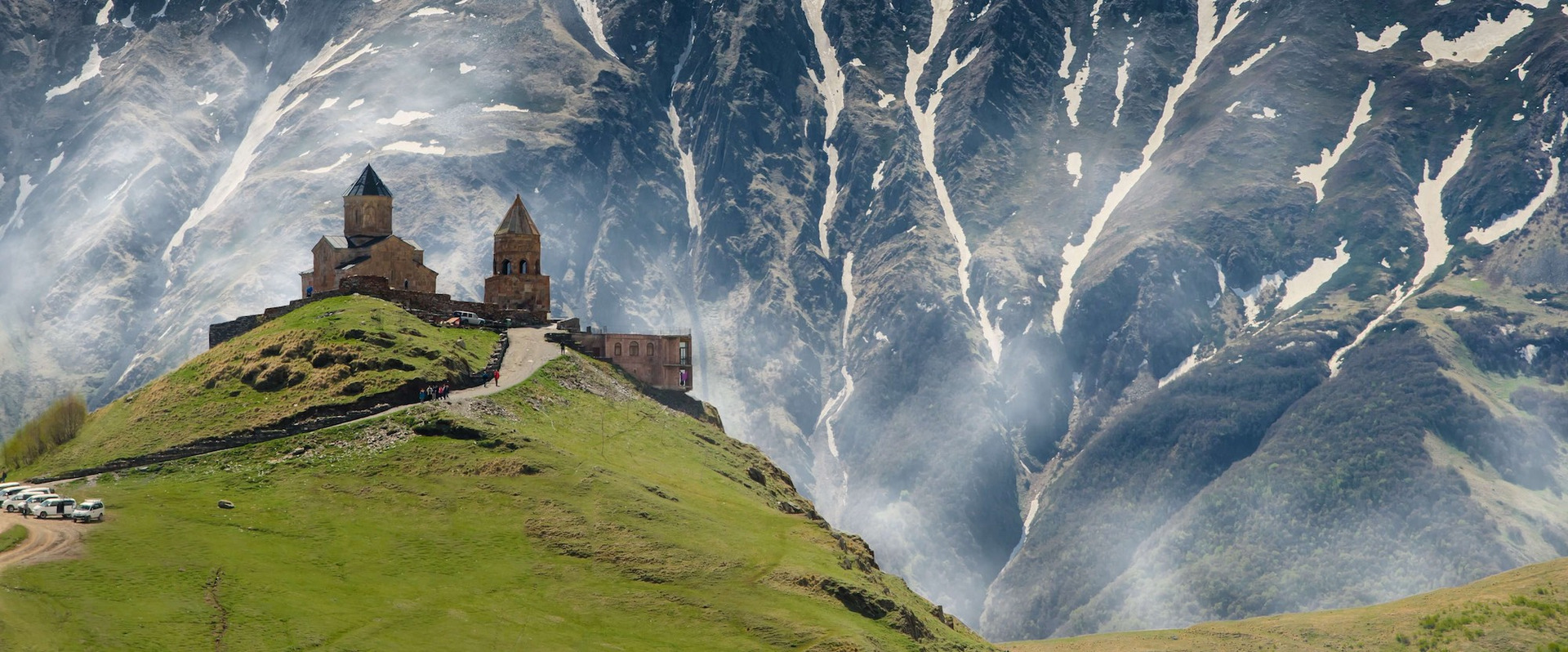 Die Kirche Gergeti in Kazbegi, Georgien