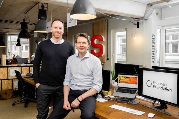 Dominik Gross und Sebastian Borek sind die Gründer der Founders Foundation.
