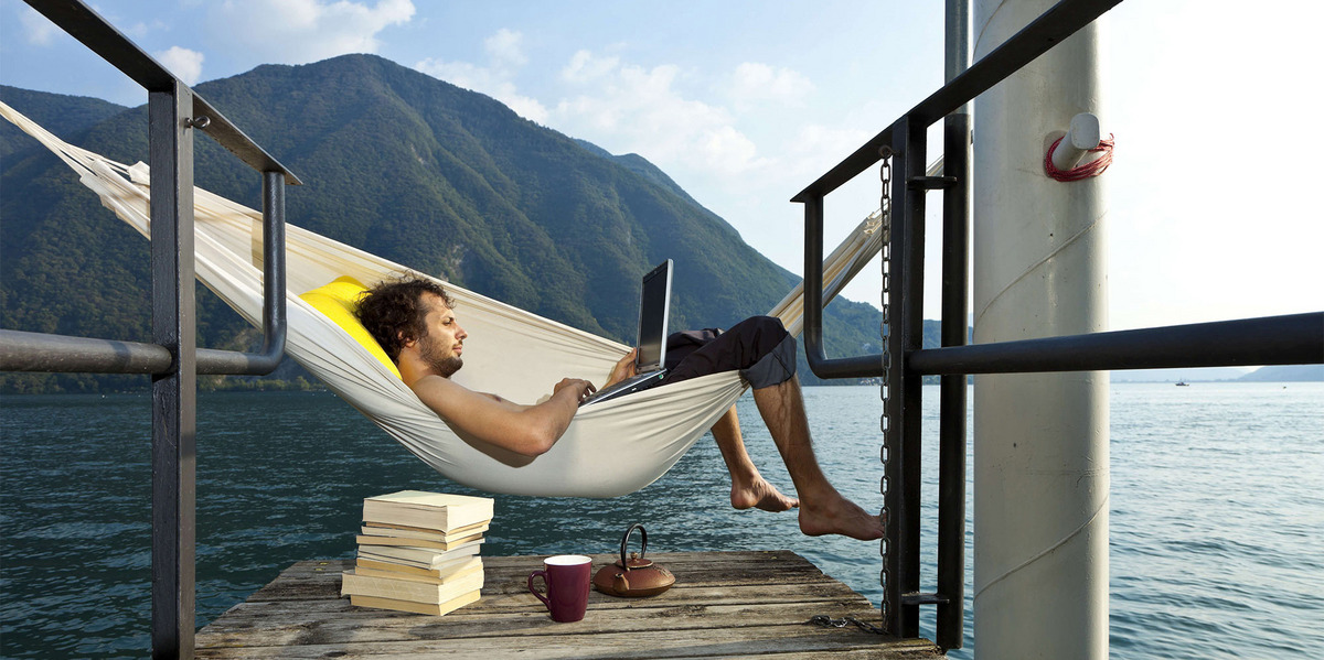 Mobile Office in der Hängematte