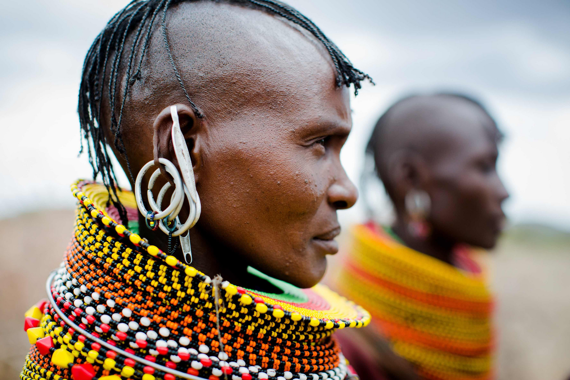 Afrikanische Trachten, die die Fotografin Anne Ackermann eingefangen hat.