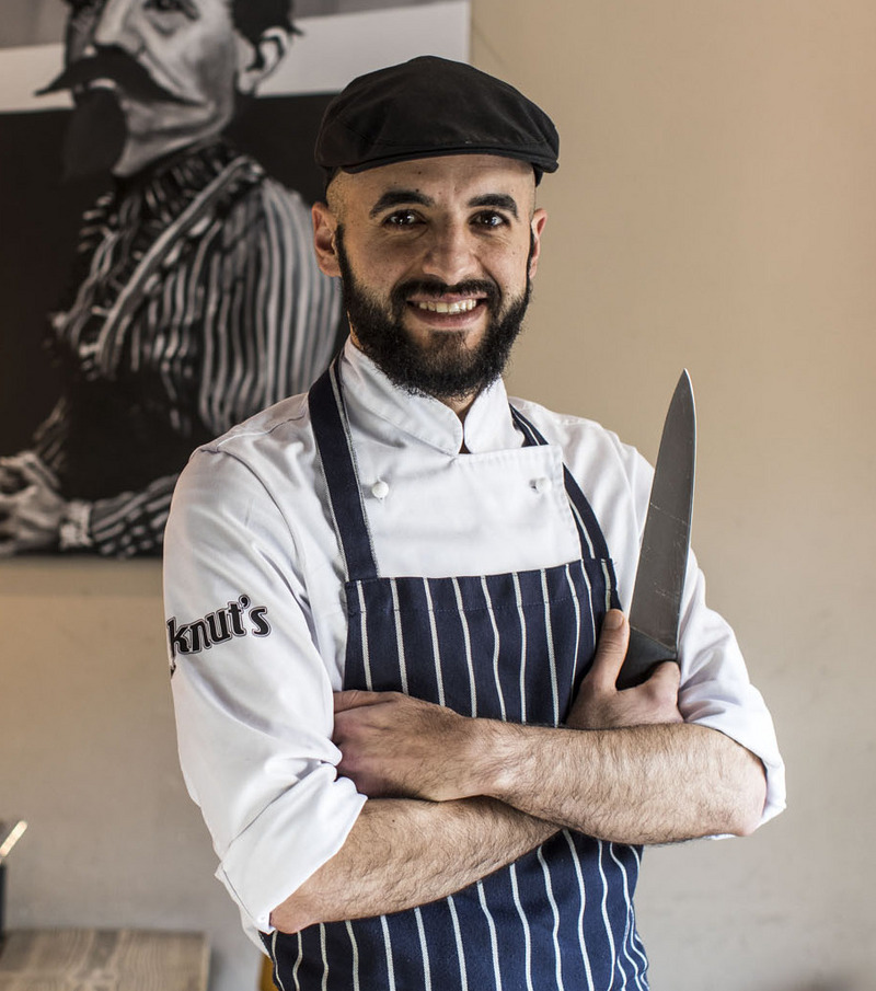 Ahmad Tahir arbeitet seit zwei Jahren als Koch.