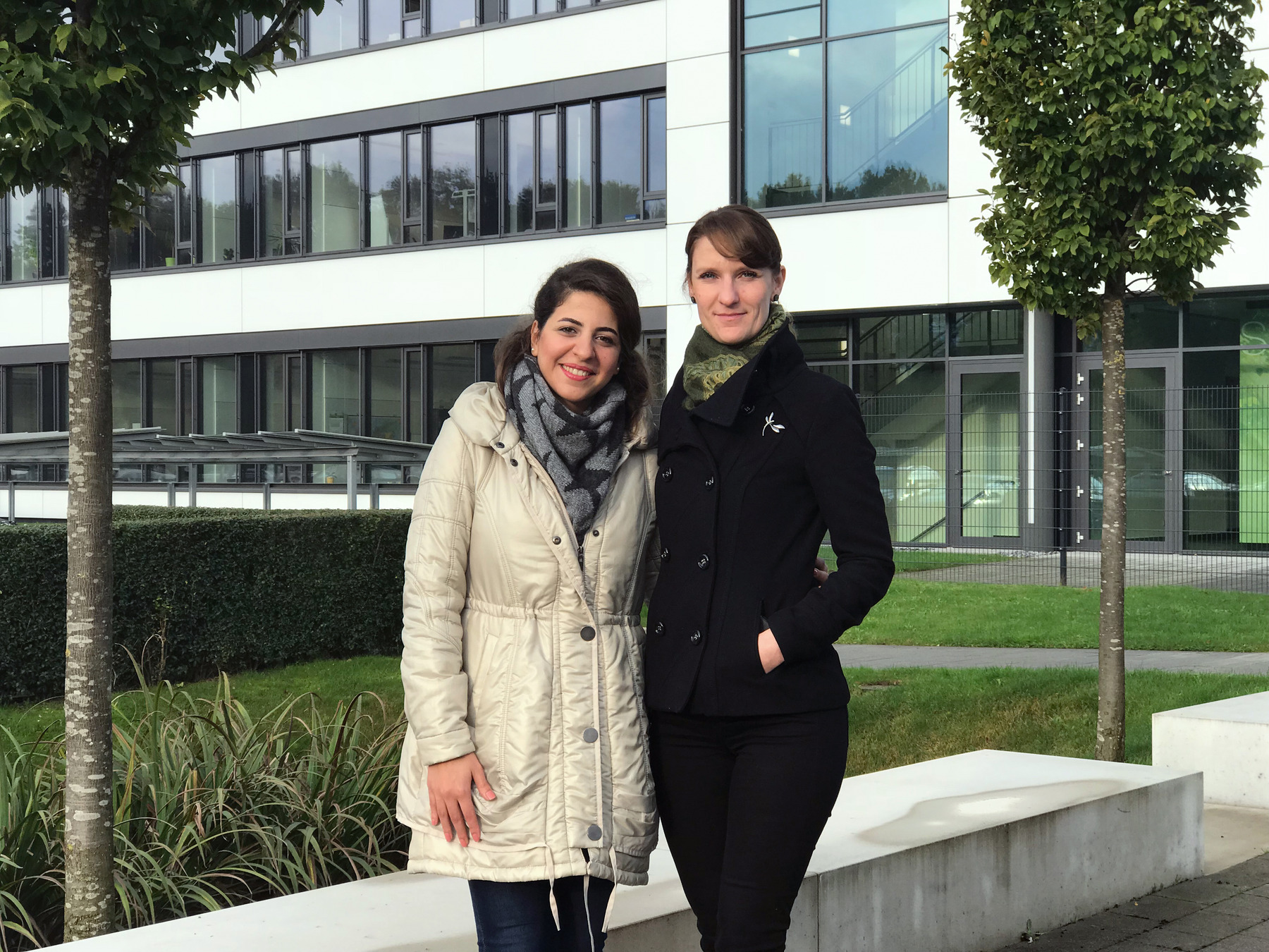 Die syrische Journalistin Suzanna Alkotaish (links) und ihre Patin Marina Isaak (rechts).