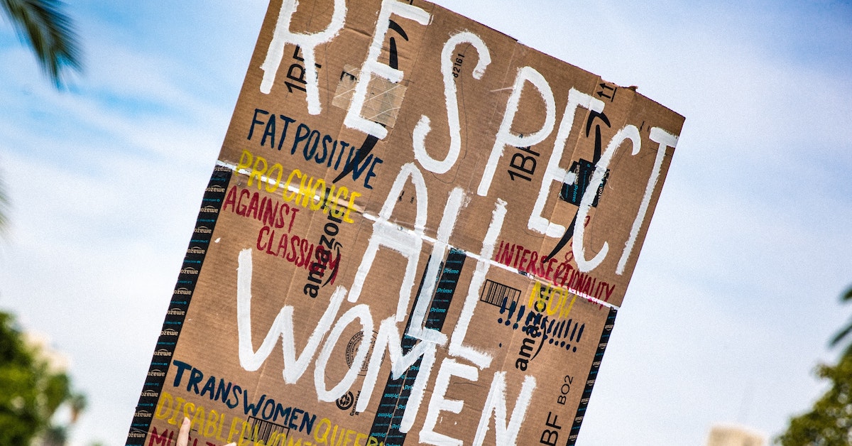 Ein Protestschild zum Internationalen Frauentag
